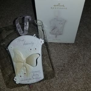 Hallmark 2008 True Beauty Ornament